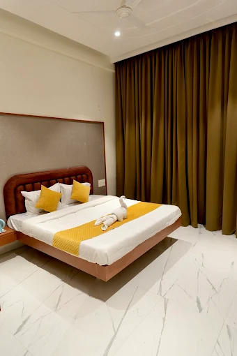 AC SUPER DELUX 4 BED room at HOTEL AADARSH PALACE